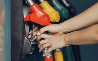 Gasolina Aditivada ou Comum: Escolhendo o Combustível Ideal para Seu Carro